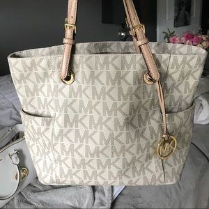 ✨ Mk logo tan purse Michael Kors